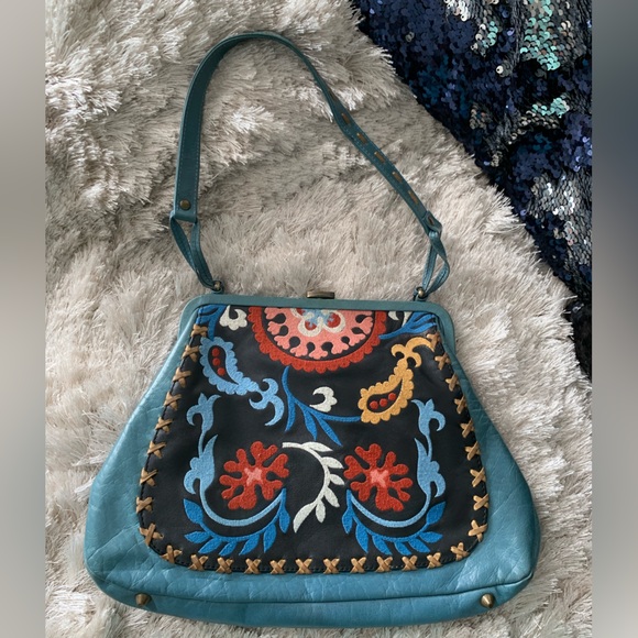 Isabella Fiore Leather Purse - Floral Embroider Hand Bag. - Picture 3 of 13